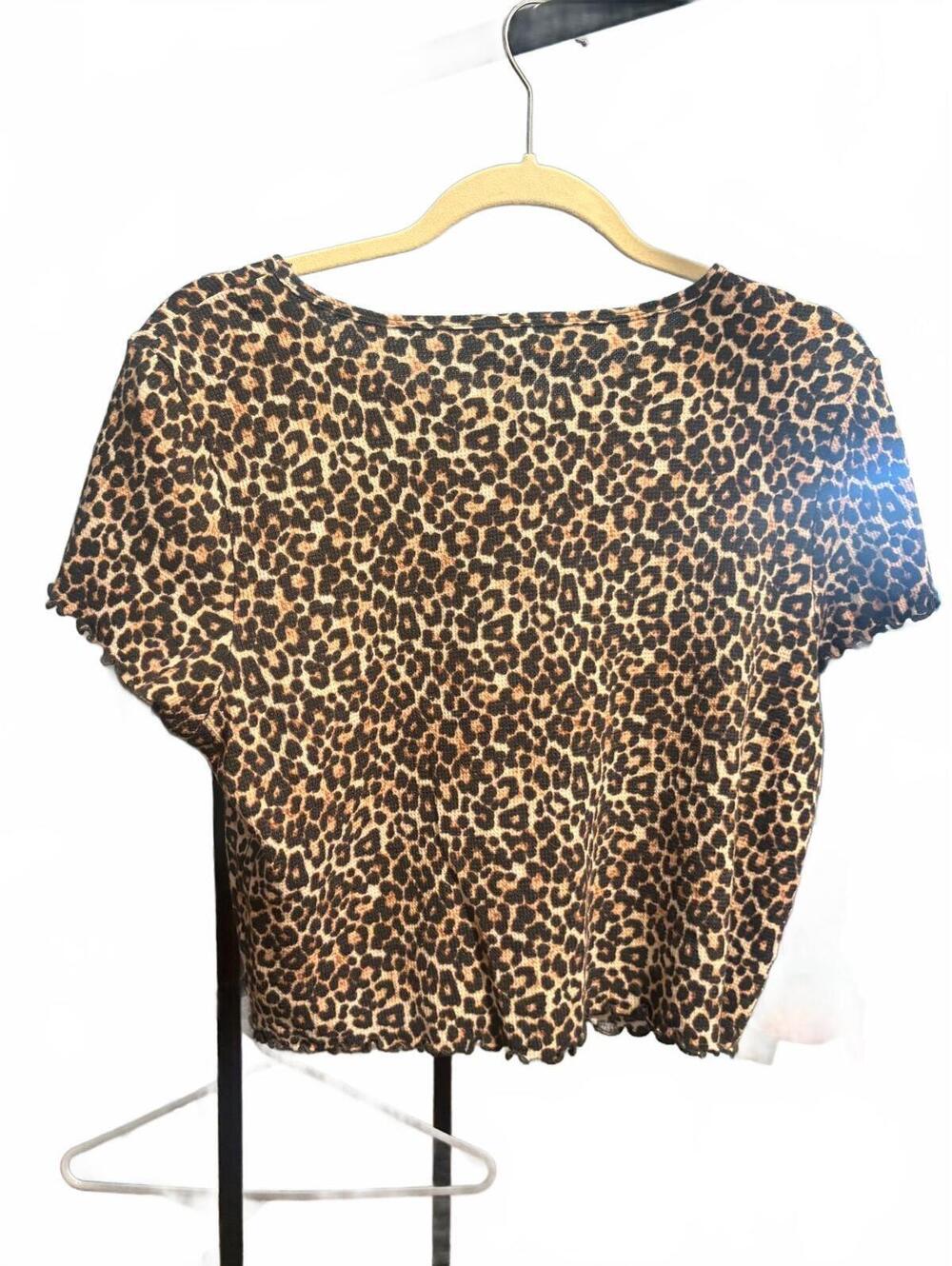 American Eagle XL Leopard Print Crop Short Sleeve Top